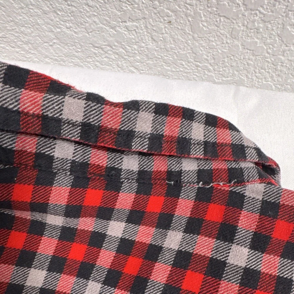 Calvin Klein Jeans Boys Youth Size 6 Red Black Plaid Flannel Button Front Shirt